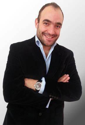 إيلي أبي صعب: بين أندرويد وآي أو أس؛ ماذا أختار؟